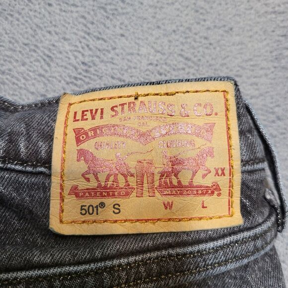 Levis 501 Jeans Womens 10? 30x28 Black Denim Straight Leg Distressed Button Fly - Picture 3 of 13
